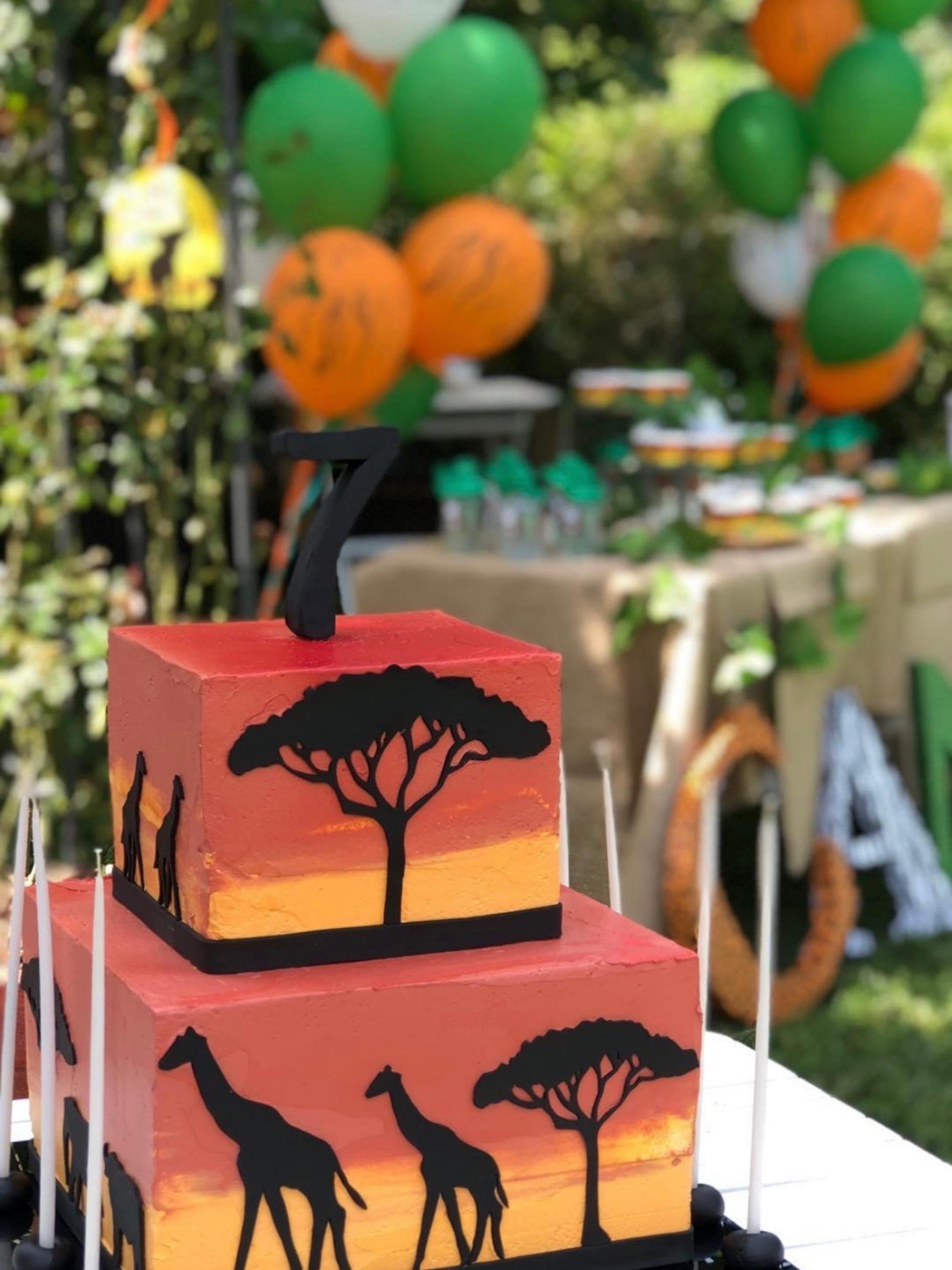 Afrika Safari Temalı 2 Katlı Show Cake ve Seçilen İçerikte Pasta