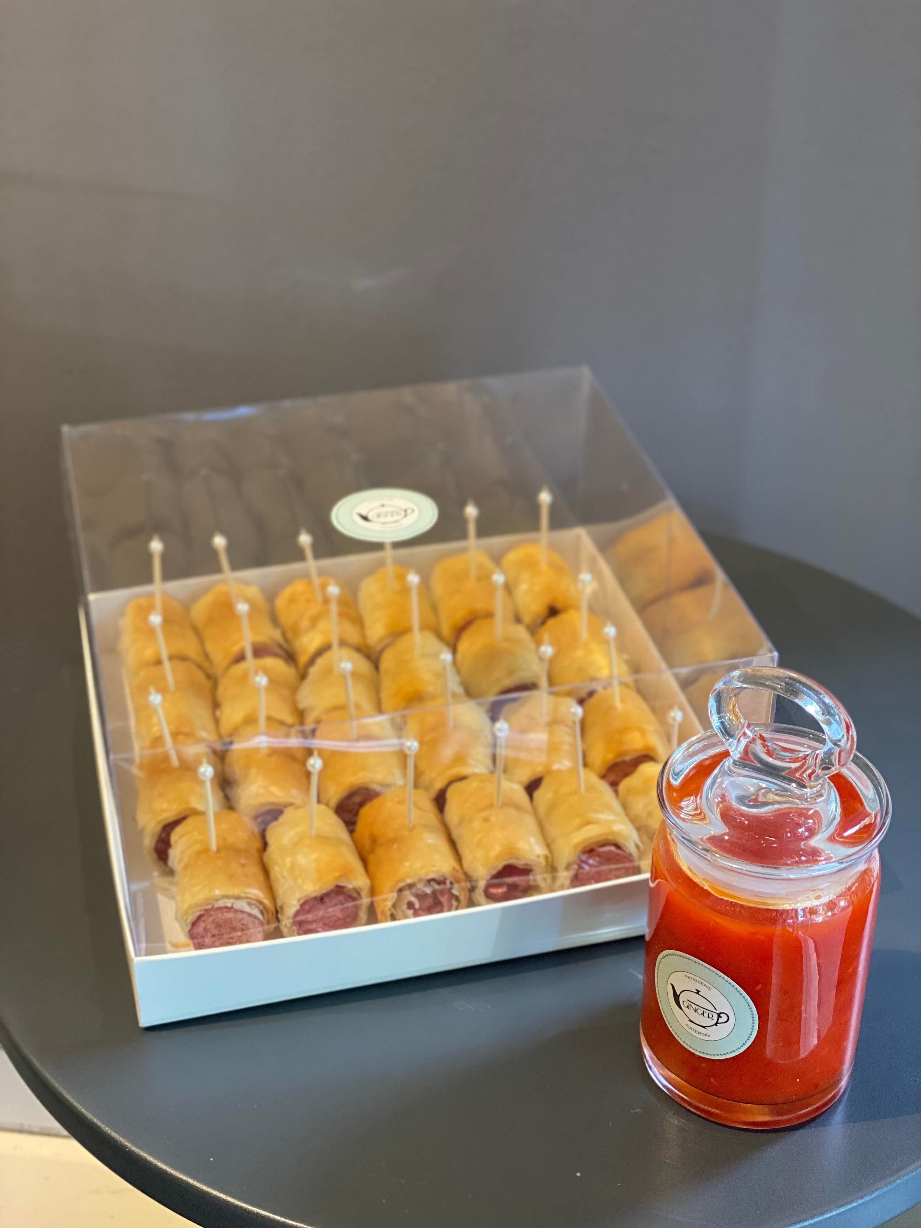 Baklava Yufkasında Sosisli Mini Rulo (20 adet) - Ginger Yapımı Sweet Chili Sos ile
