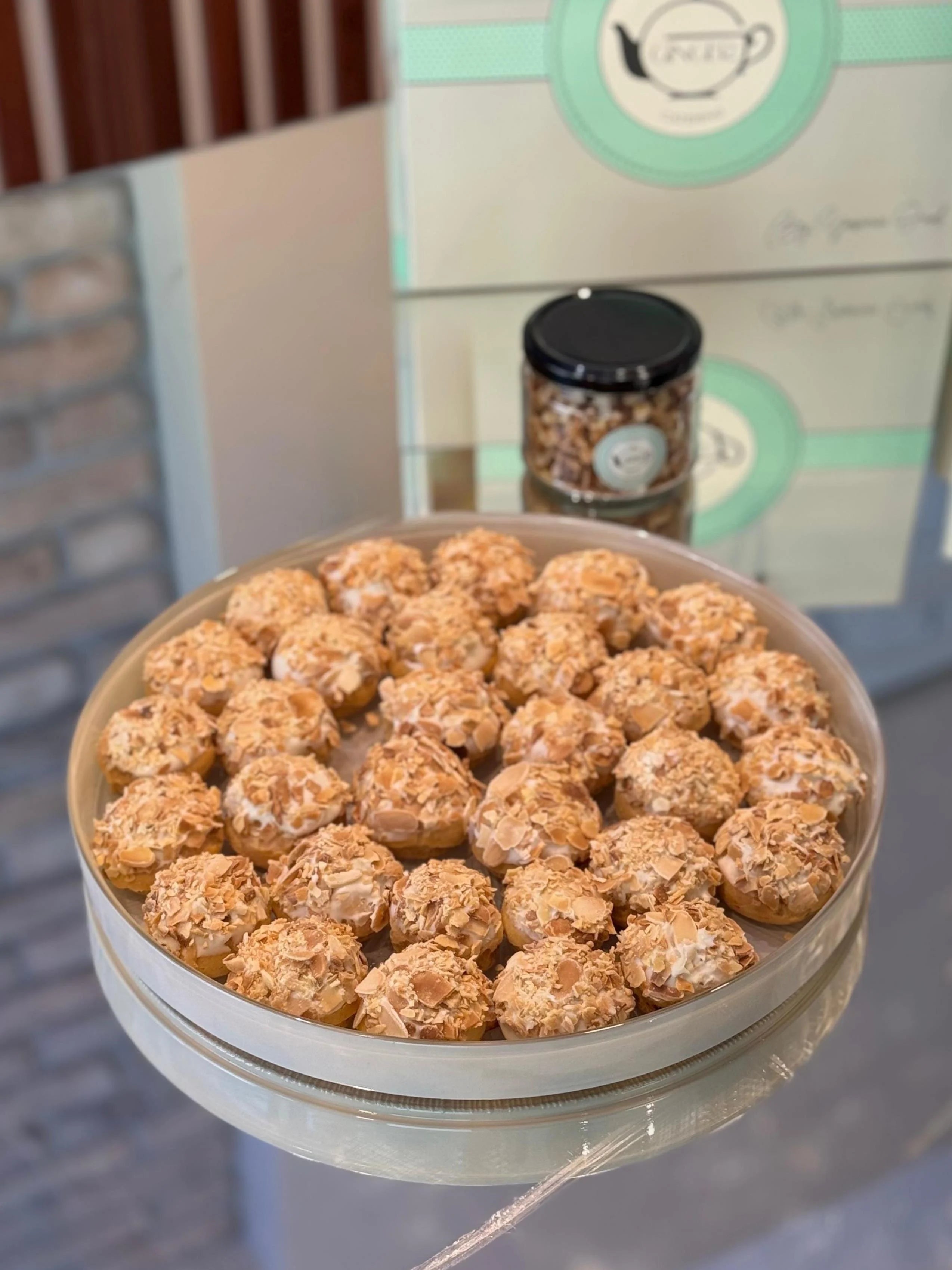 Bitter Çikolata ve Orman Meyveli Profiterol (Tabakta Birleştir ve Servis Et!)