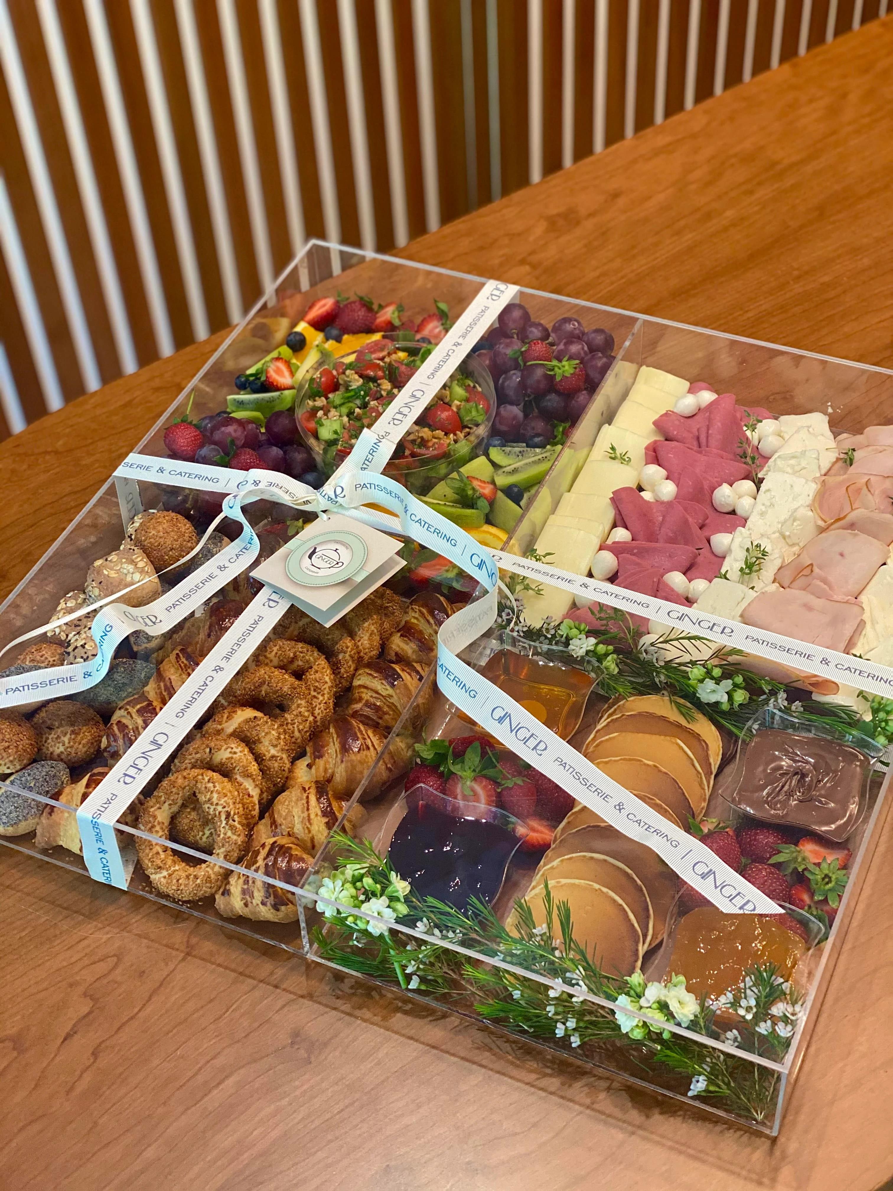 Brunch Box (Özel Yapım Pleksi Kapaklı Kutuda)