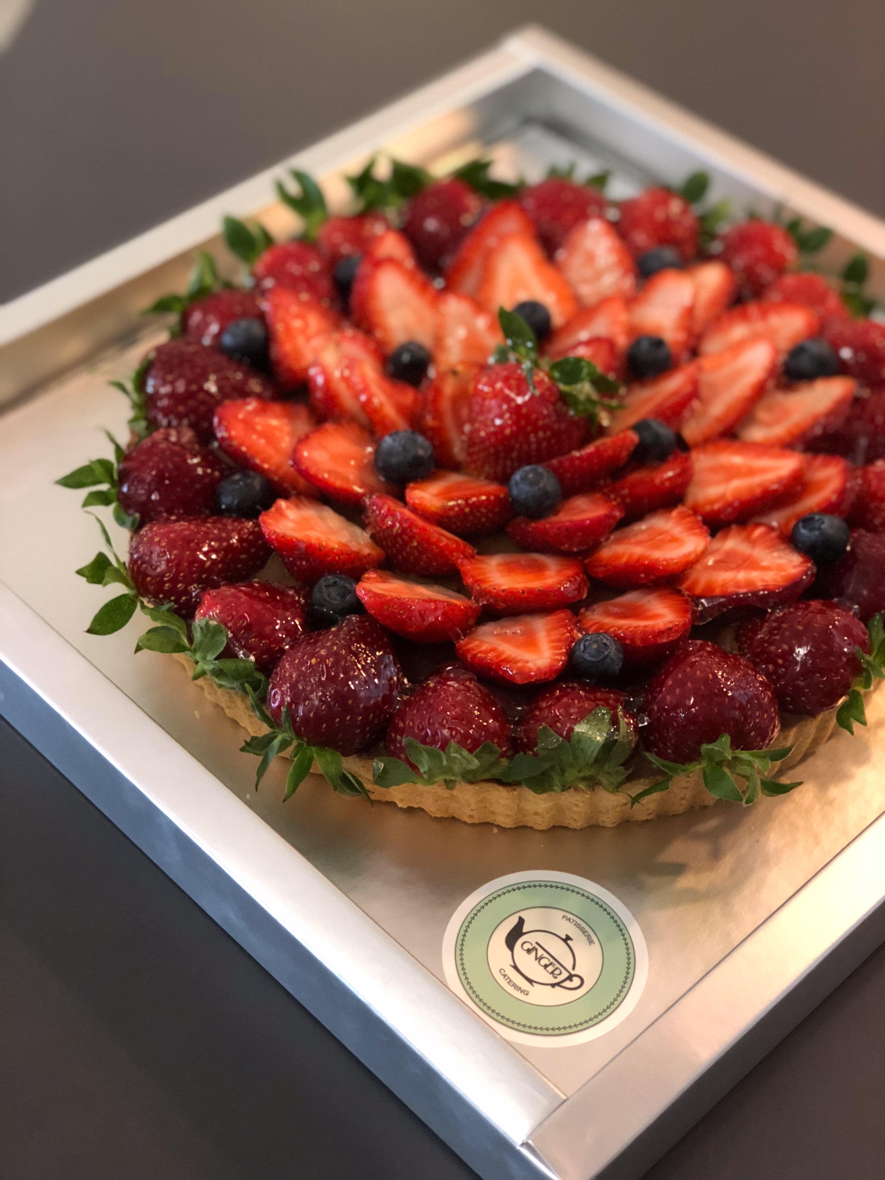 Çilekli ve Beyaz Çikolatalı Tart