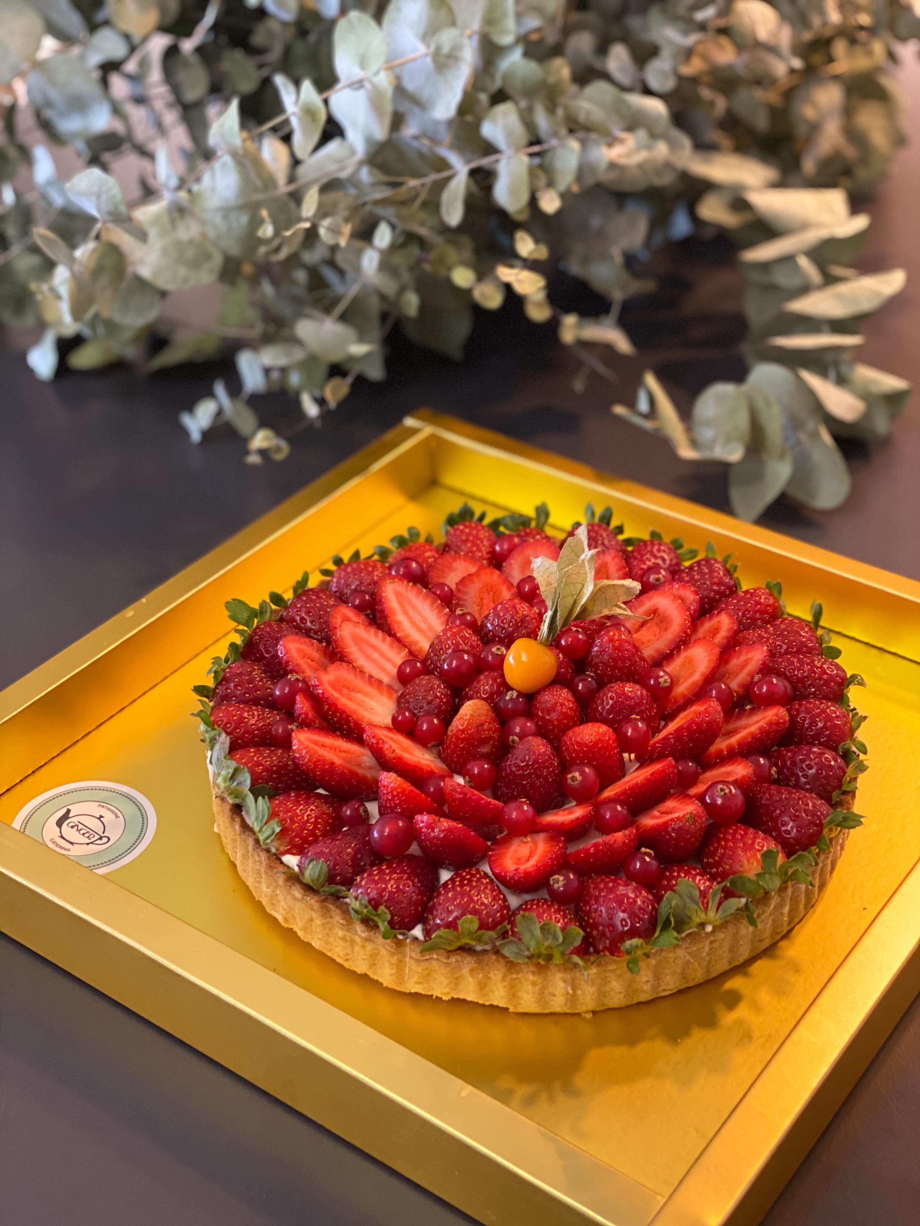 Çilekli ve Bitter Çikolatalı Tart