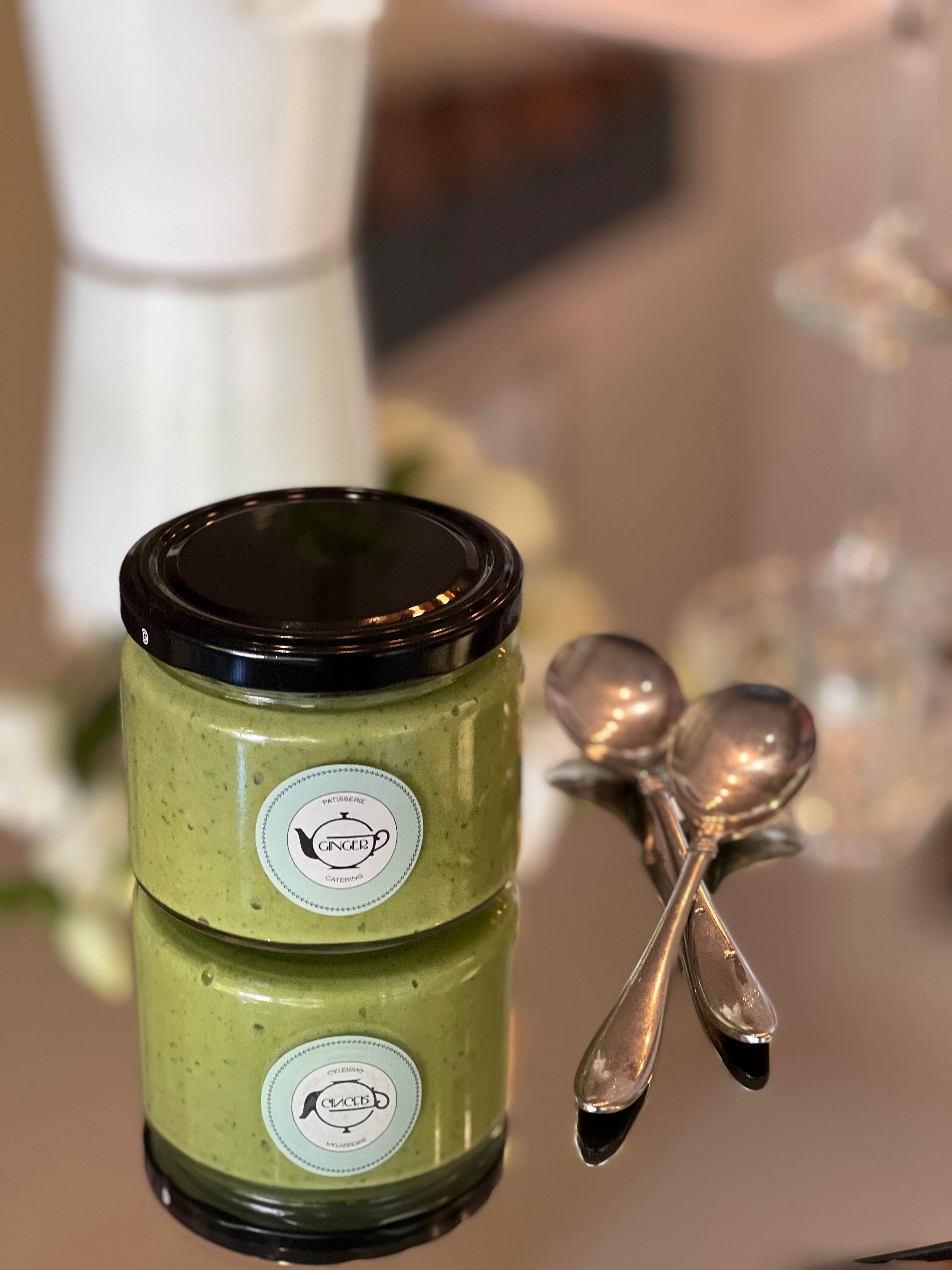 Fesleğenli Kajulu Humus Dip Sosu (Ginger's Basil Hummus Dip Sauce)