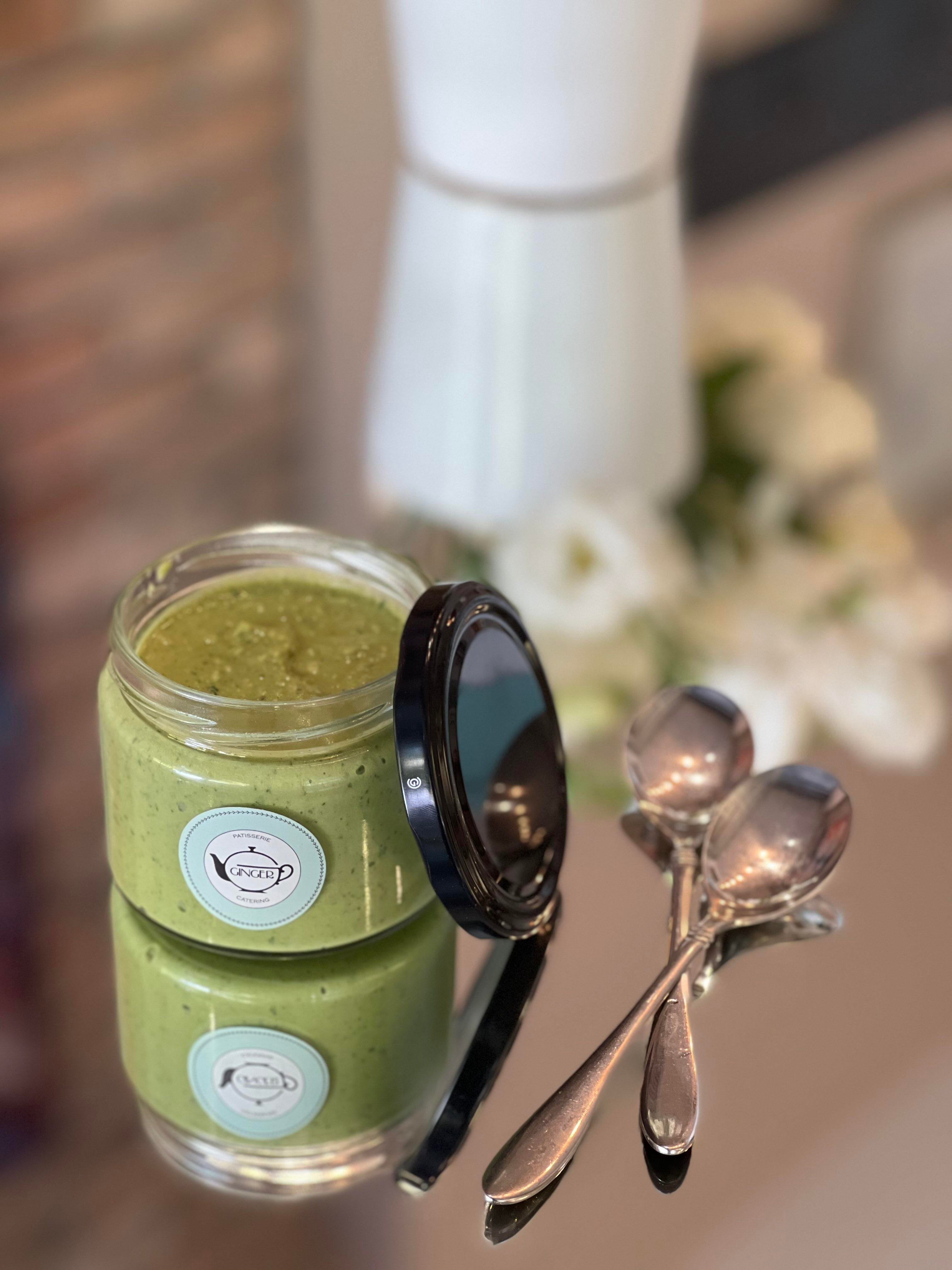 Fesleğenli Kajulu Humus Dip Sosu (Ginger's Basil Hummus Dip Sauce)