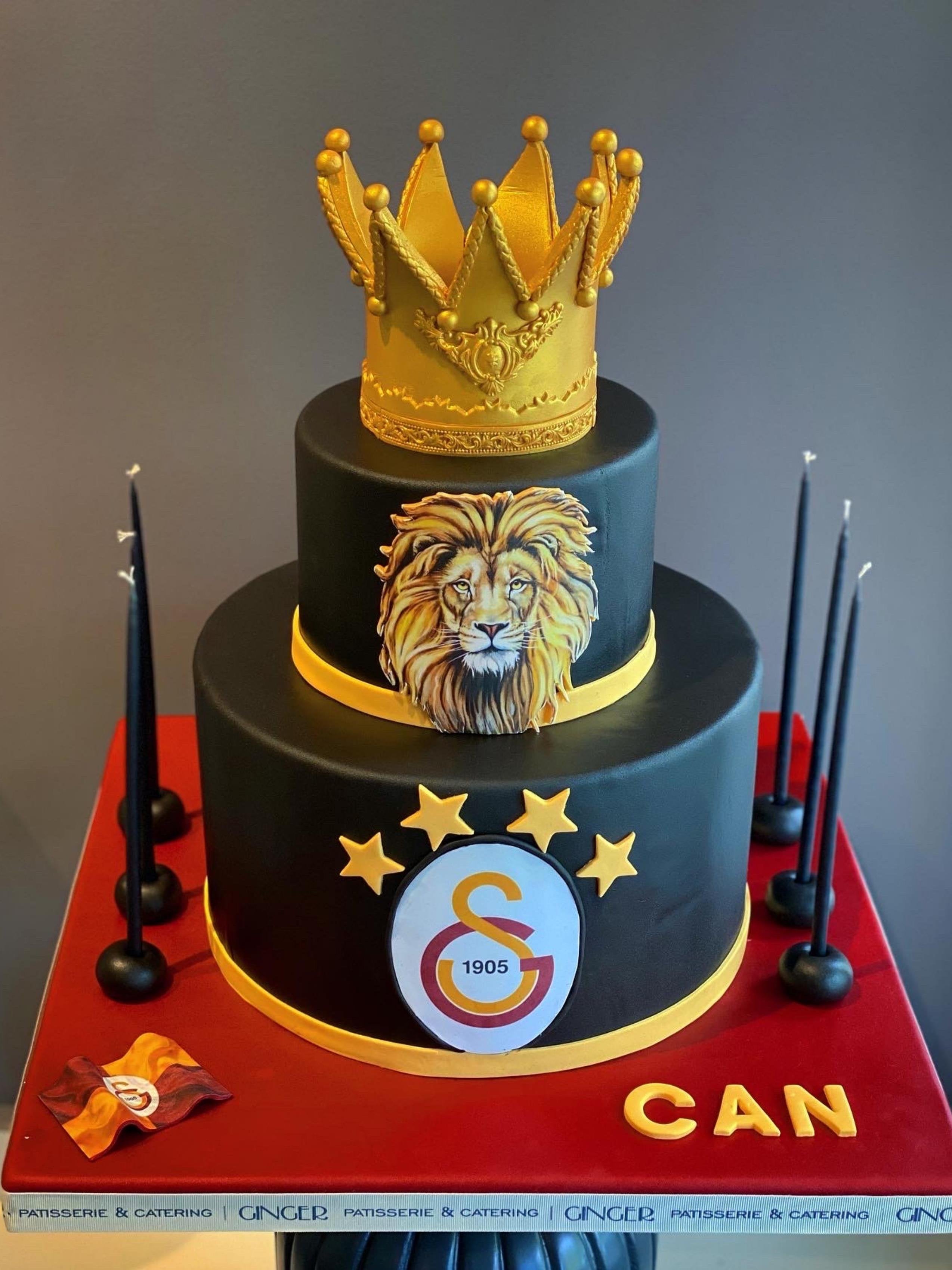 Galatasaray Temalı İki Katlı Maket & Seçilen İçerikte Pasta