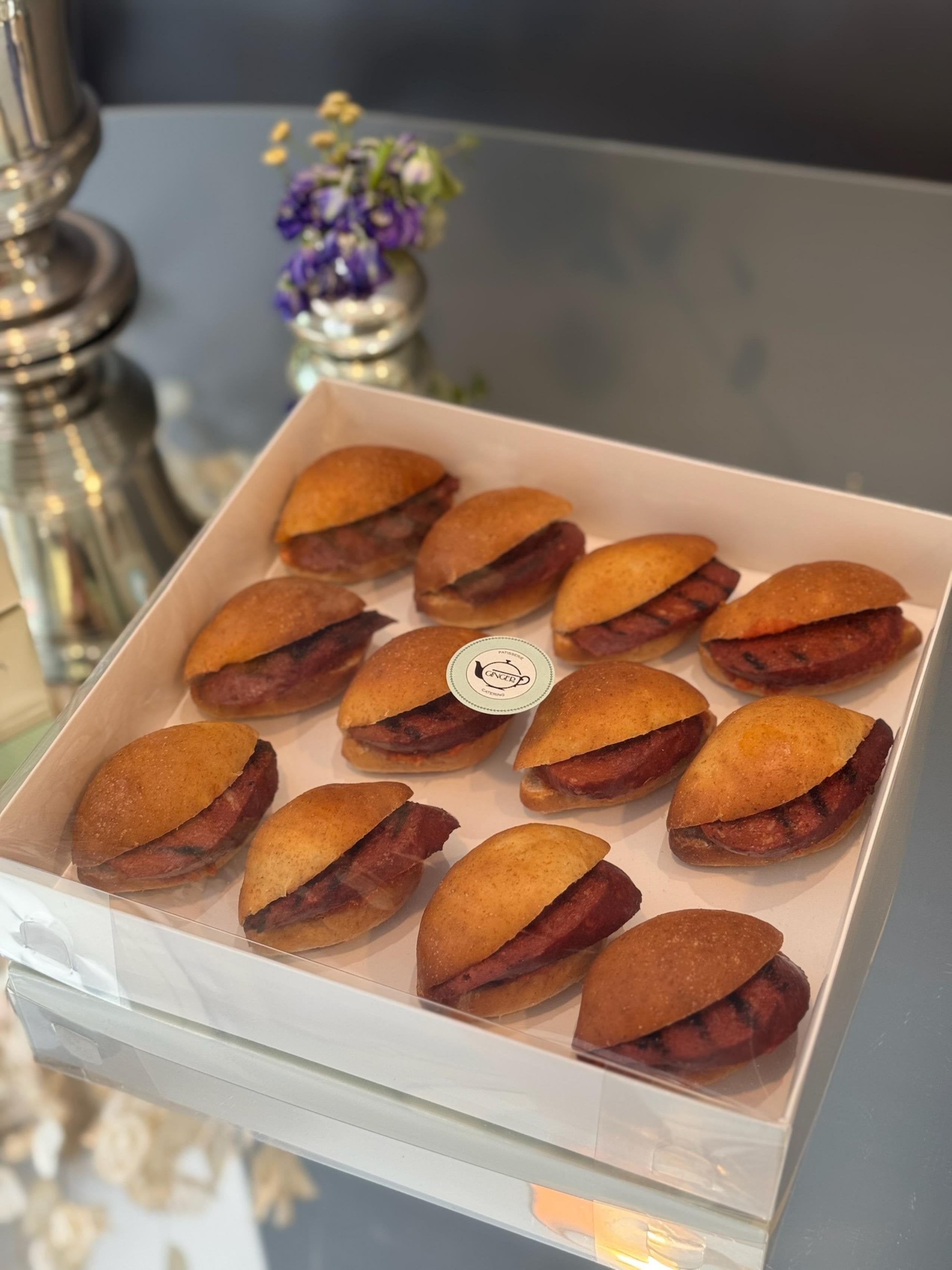 Ginger Yapımı Özel Sosu İle  Mini Sucuklu Sandviç