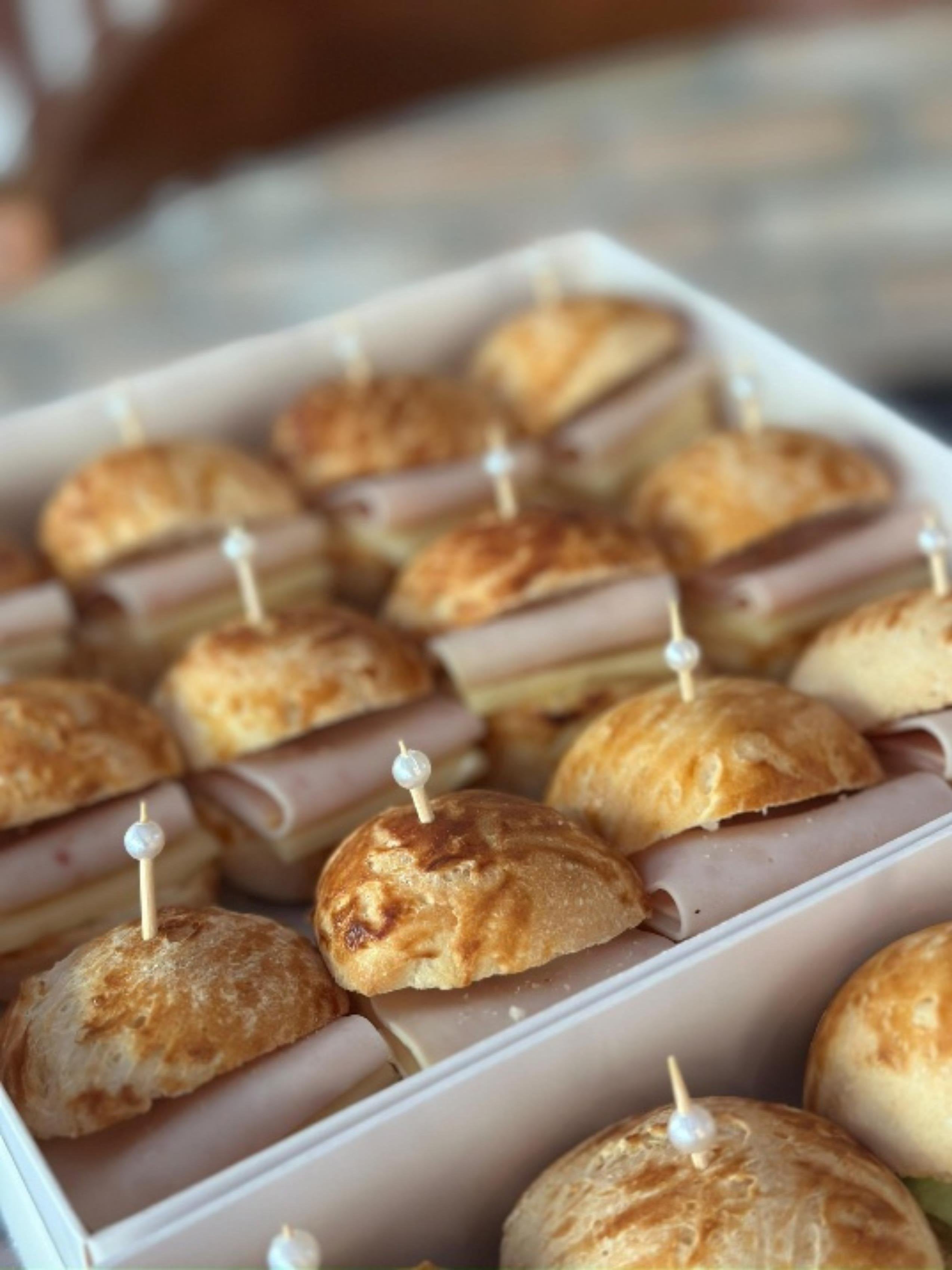 Glutensiz Hindi Füme & Cheddar Mini Sandviç