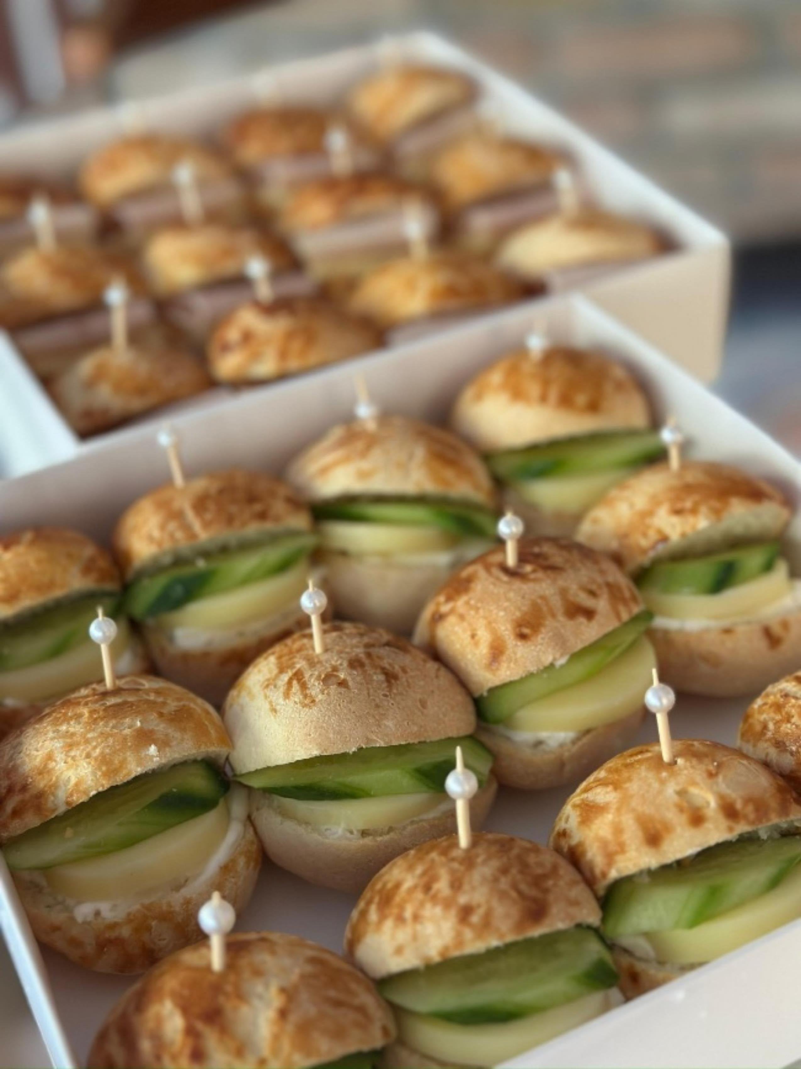 Glutensiz Kaşar Salatalık & Krem Peynirli Mini Sandviç