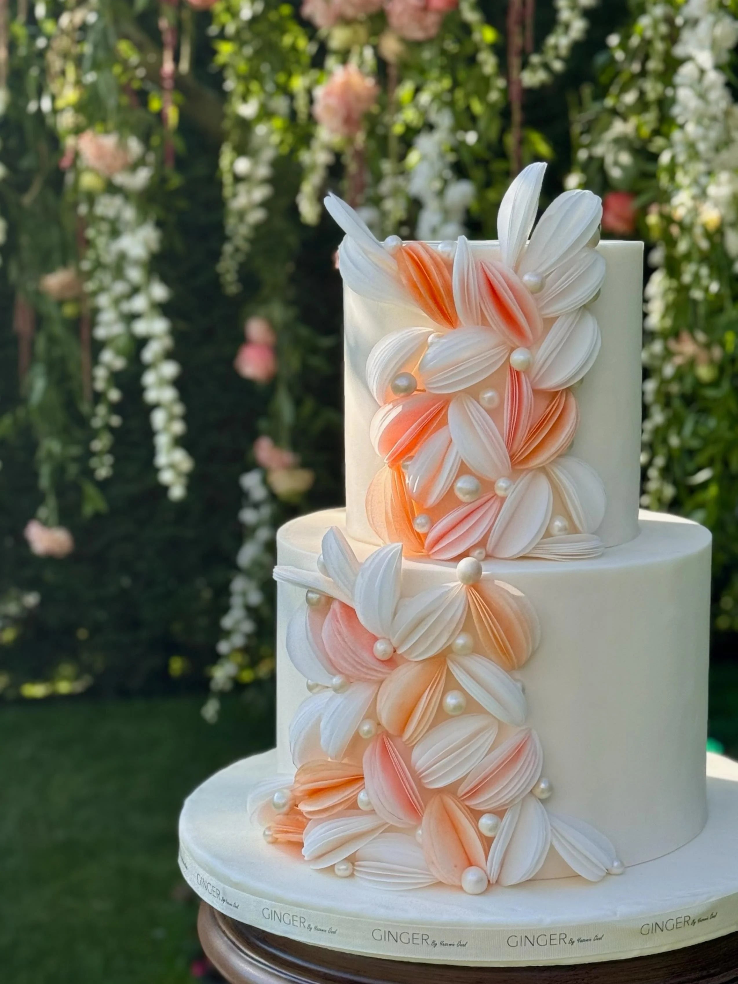 İncili İstiridye Model  2 Katlı Show Cake & Seçilen İçerikte Kesim Pastası