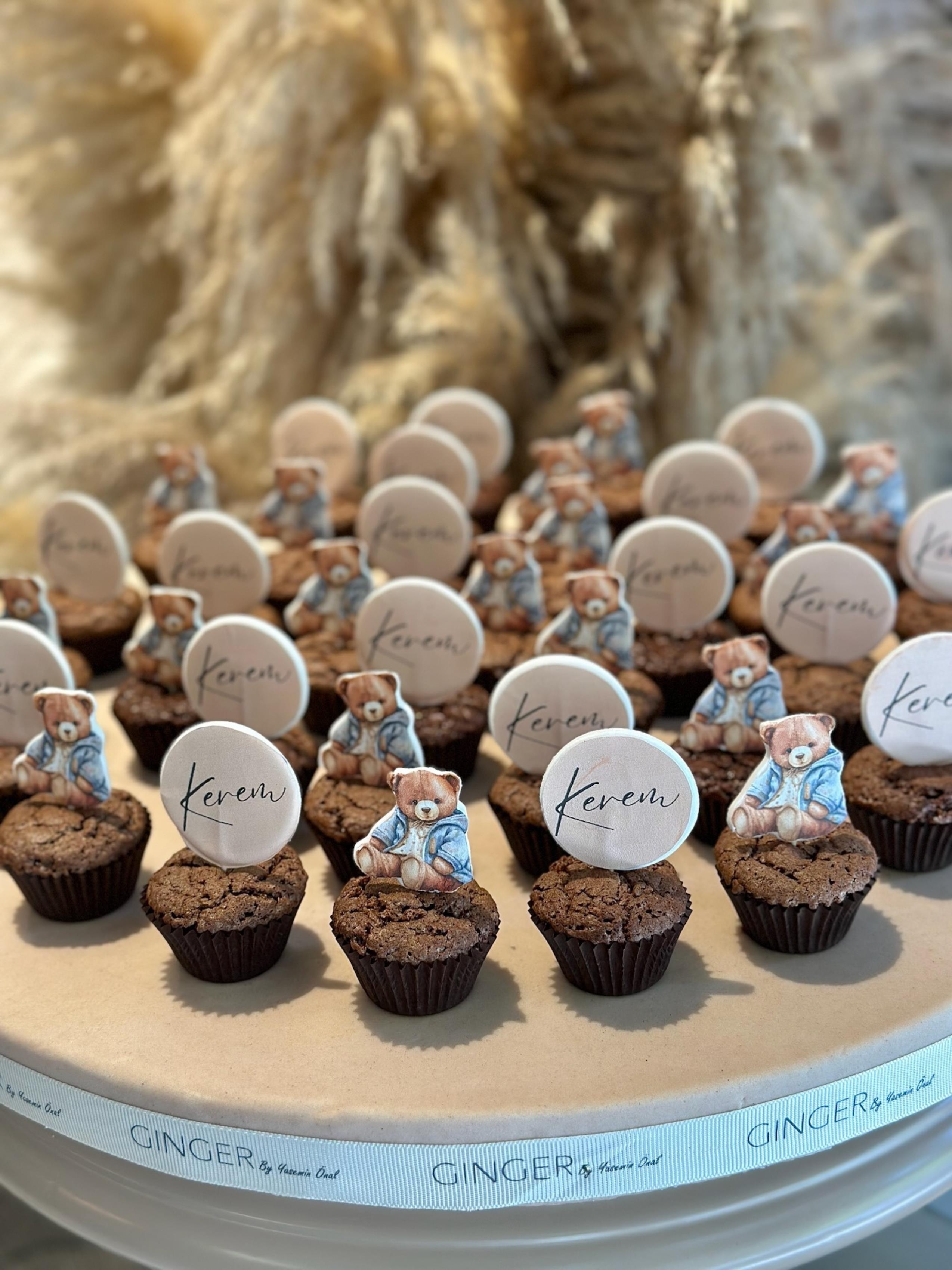 İsim Ve Tema Baskılı Mini Cupcake Aranjmanı