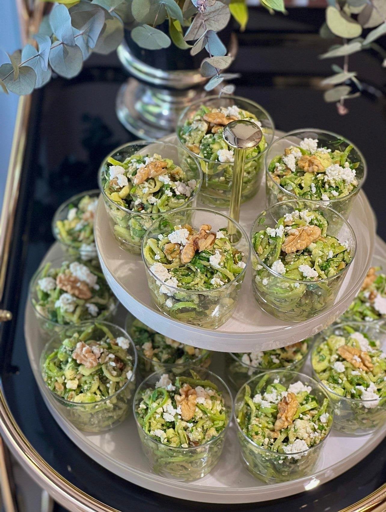 Kuplarda Avokado ve Lorlu Kabak Spagetti Salata (16 adet)