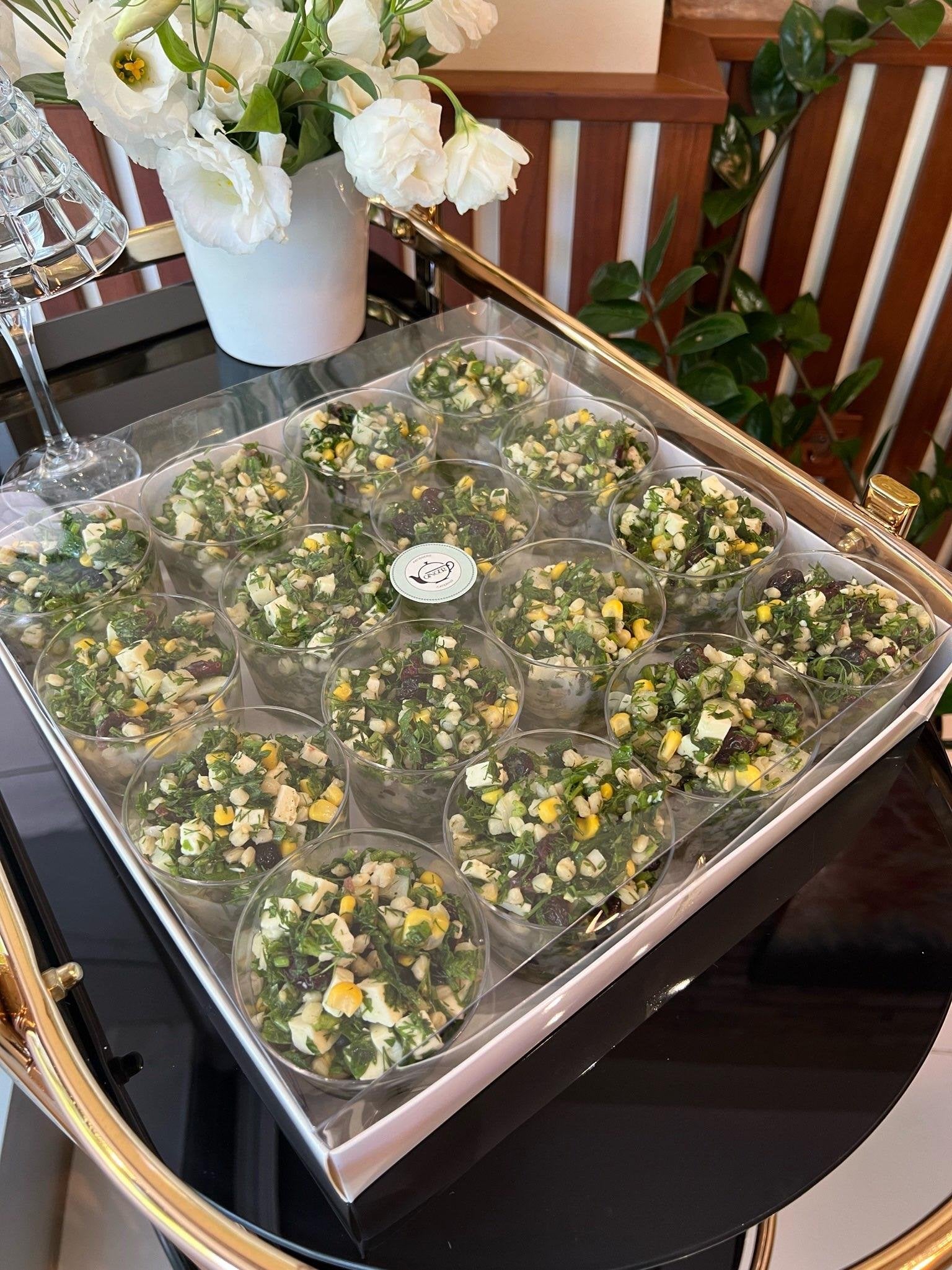 Kupta Kurutulmuş Yabanmersinli, Tulum Peynirli Enginar Salatası (16 adet)