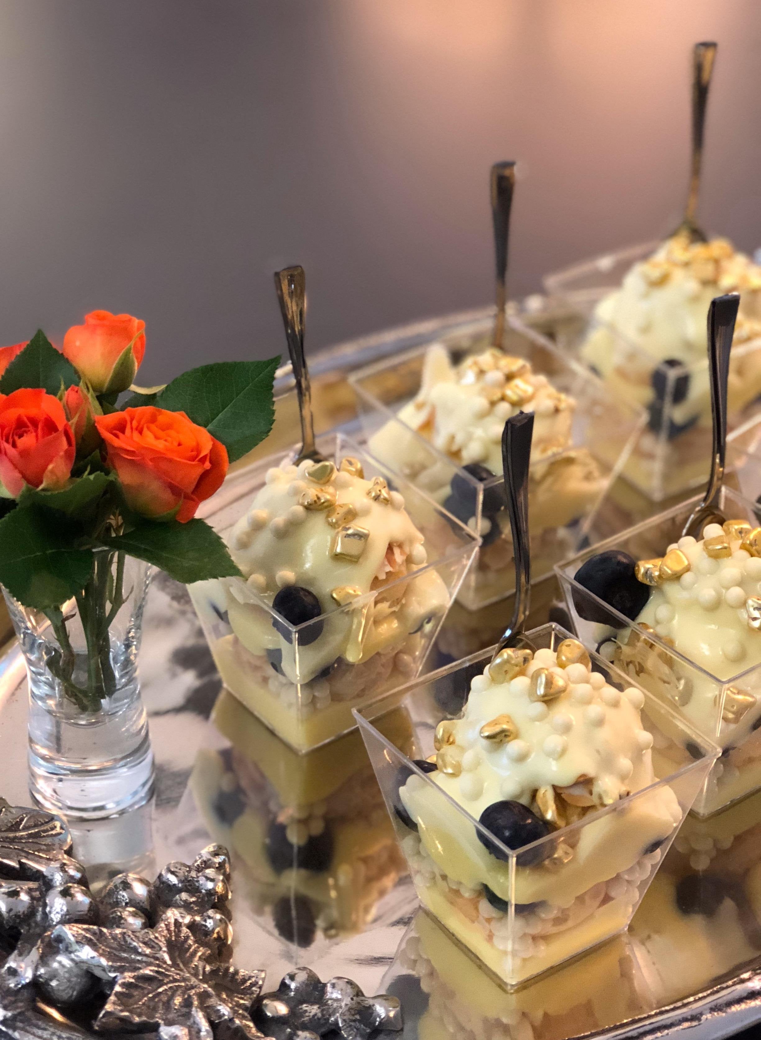 Kupta Limonlu ve Yabanmersinli Profiterol (9'lu Kutu)