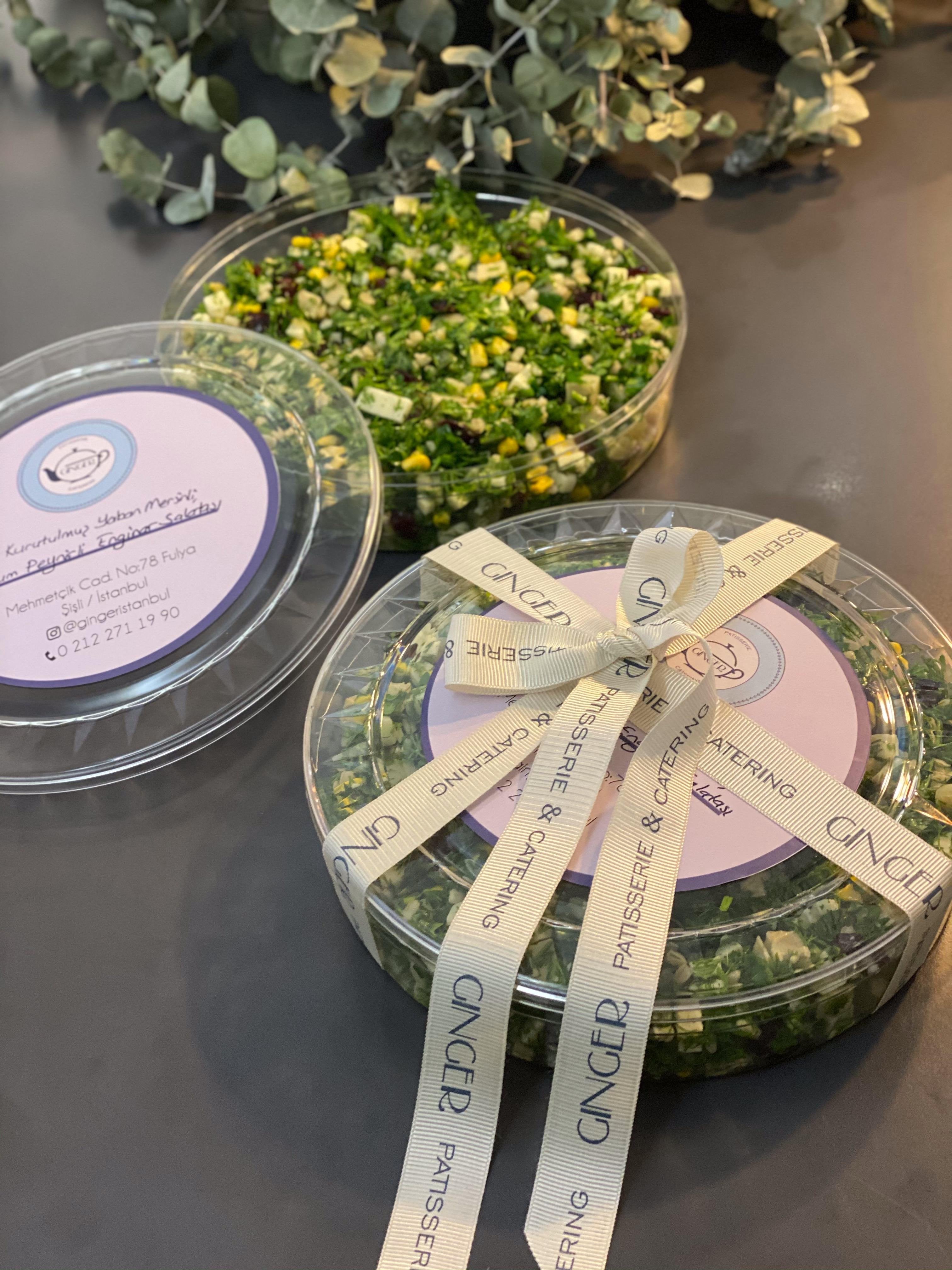 Kurutulmuş Yabanmersinli Tulum Peynirli Enginar Salatası