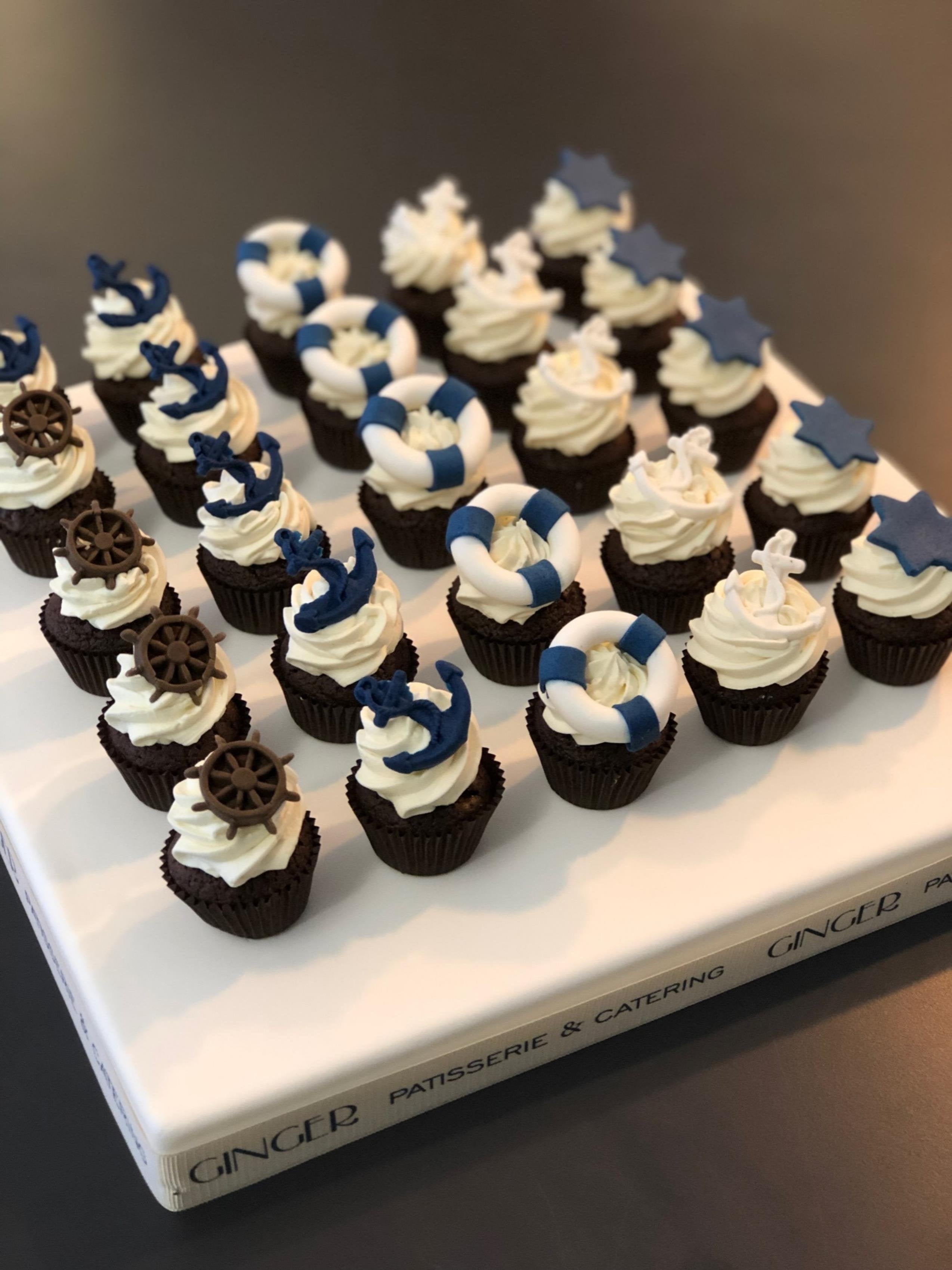Marin Temalı Mini Cupcake Aranjmanı