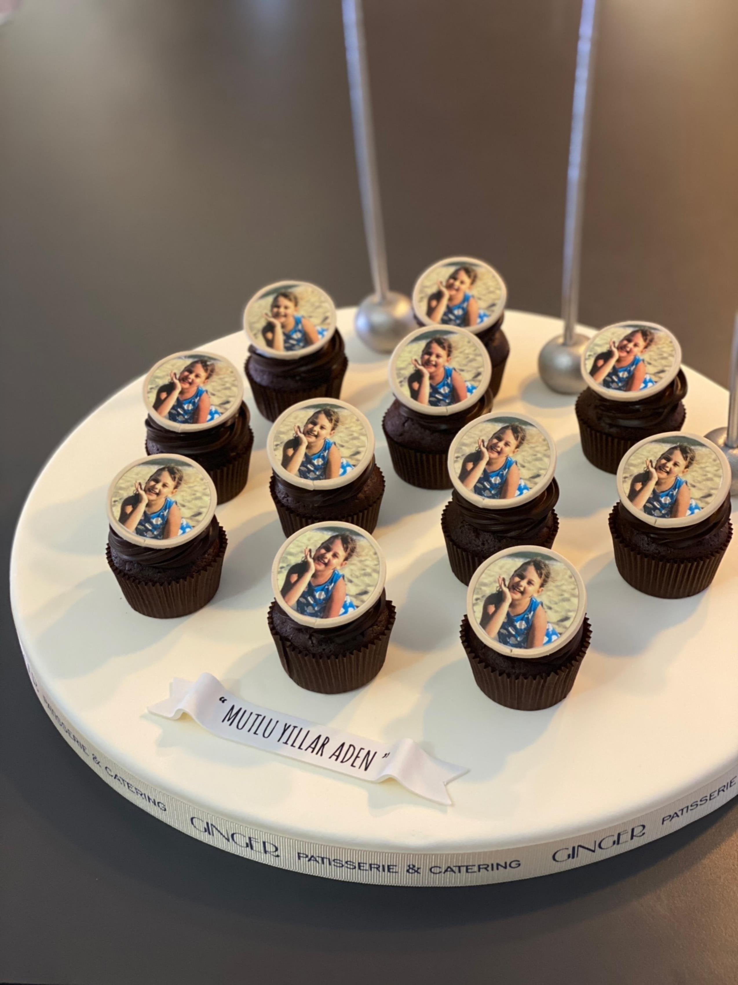Marka Logolu veya Fotoğraflı Cupcake