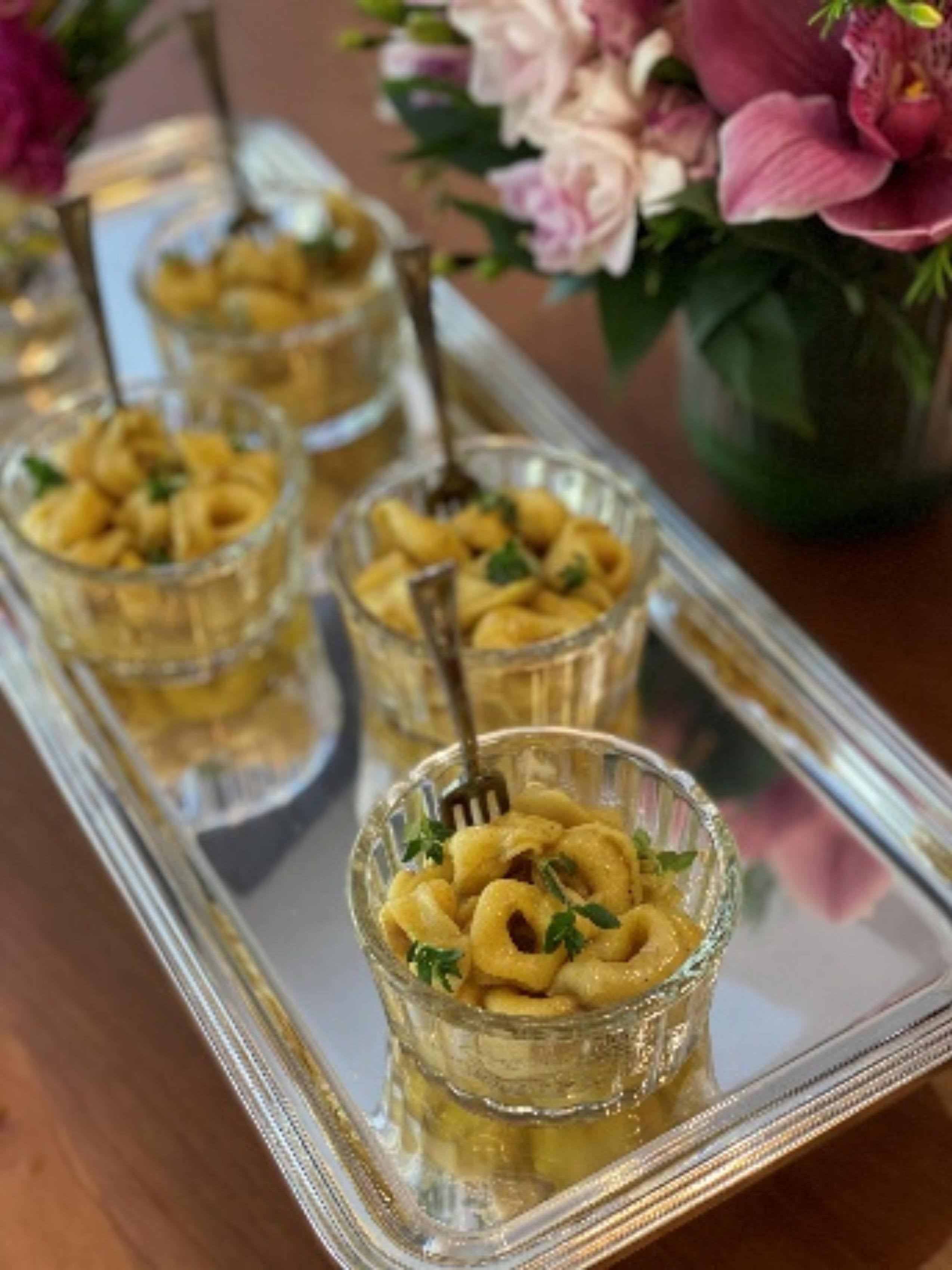 Mini Borcamlarda Üç Peynirli Tortellini (18 Adet)