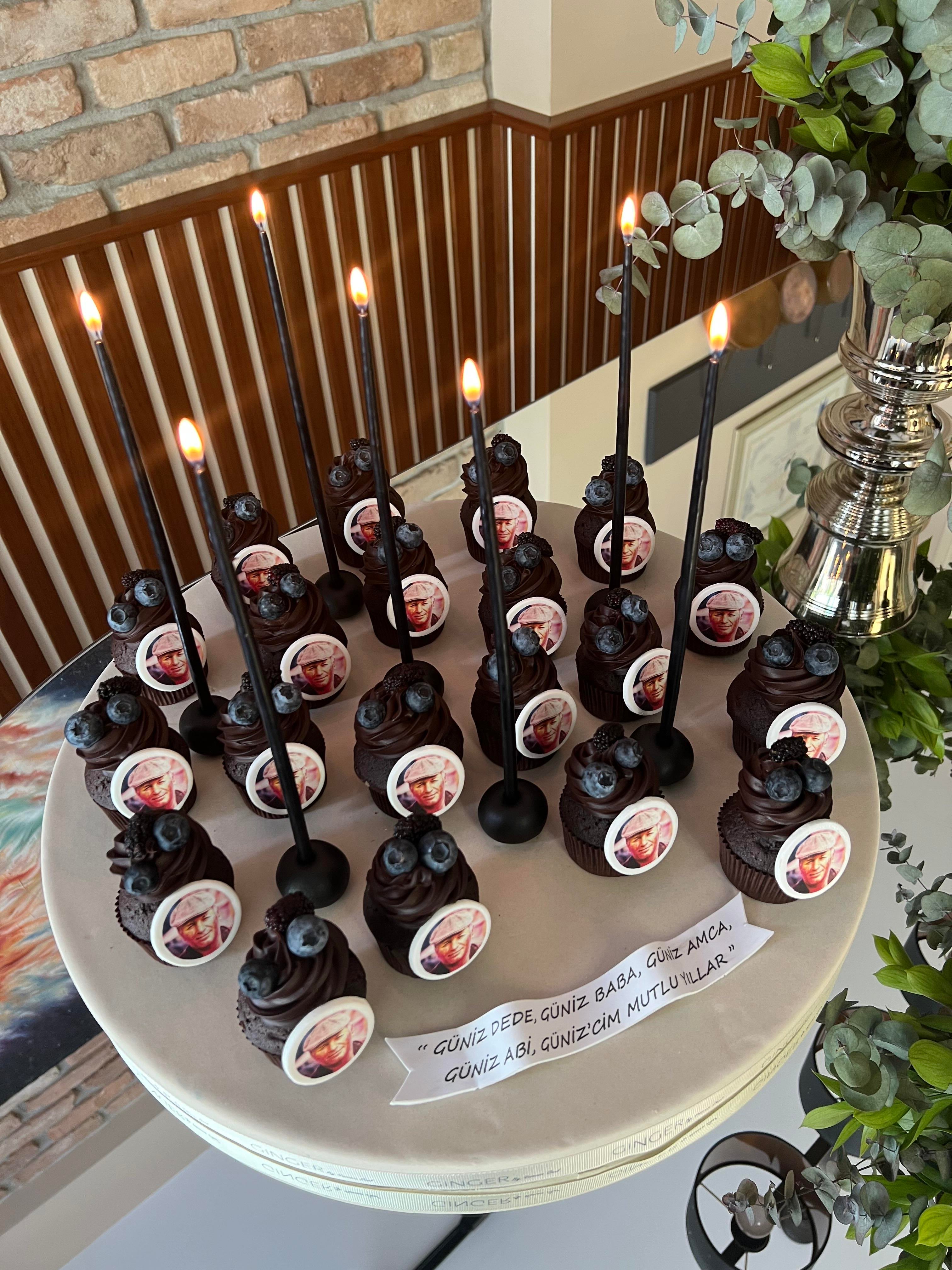 Orman Meyveli Cupcake Aranjmanı (15 Adet)