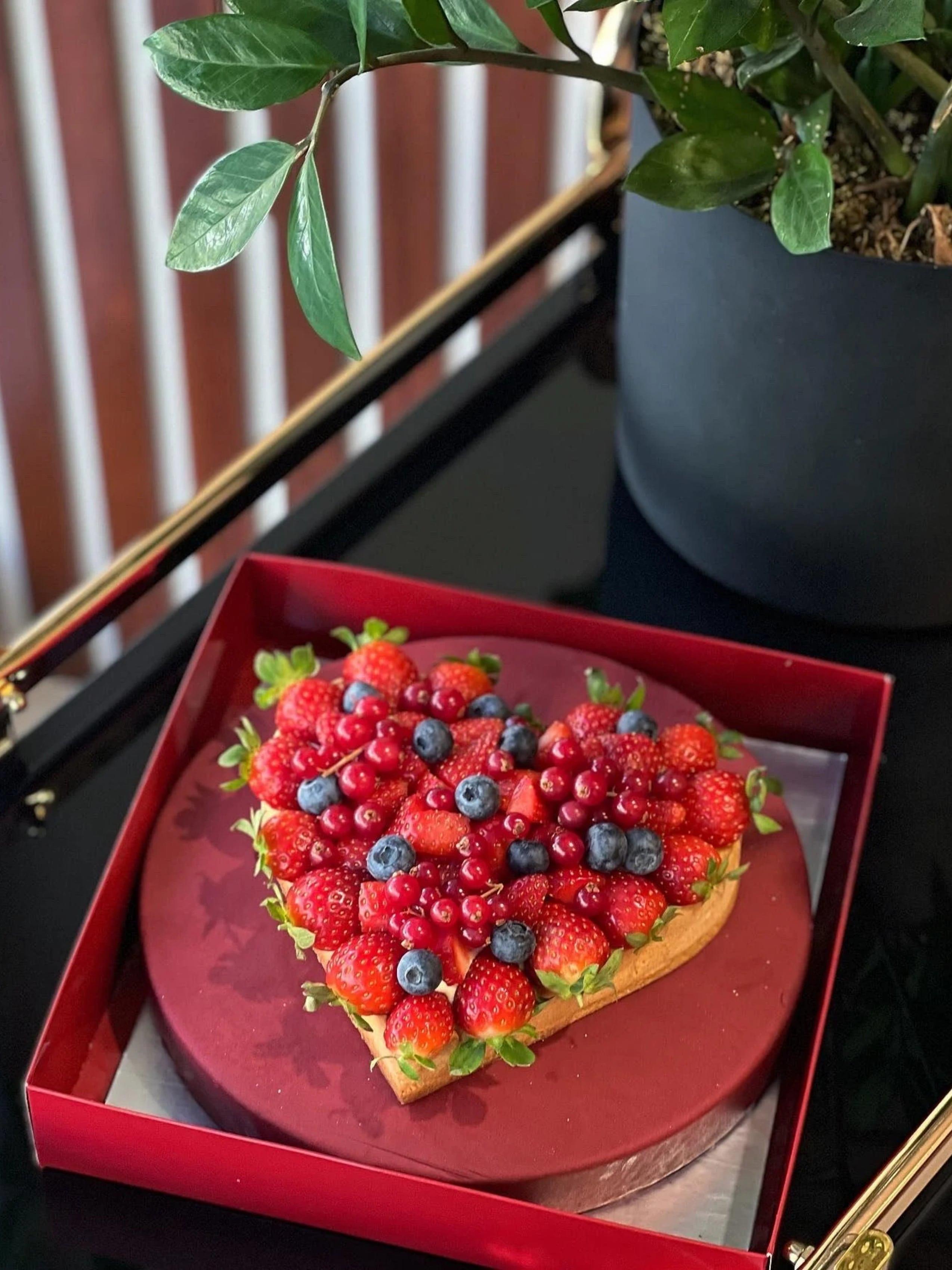 Orman Meyveli Kalp Tart