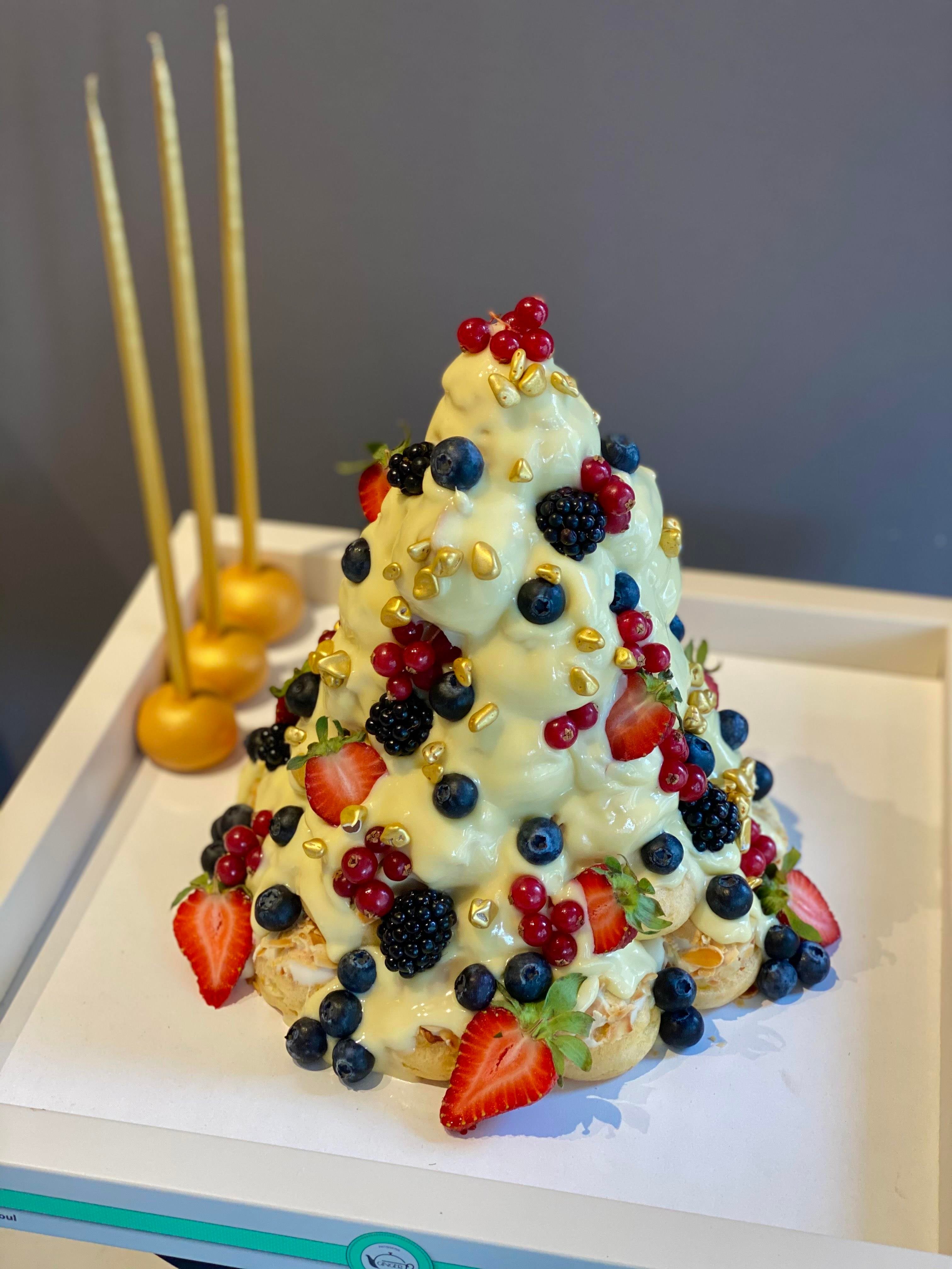 Orman Meyveli ve Limonlu Profiterol
