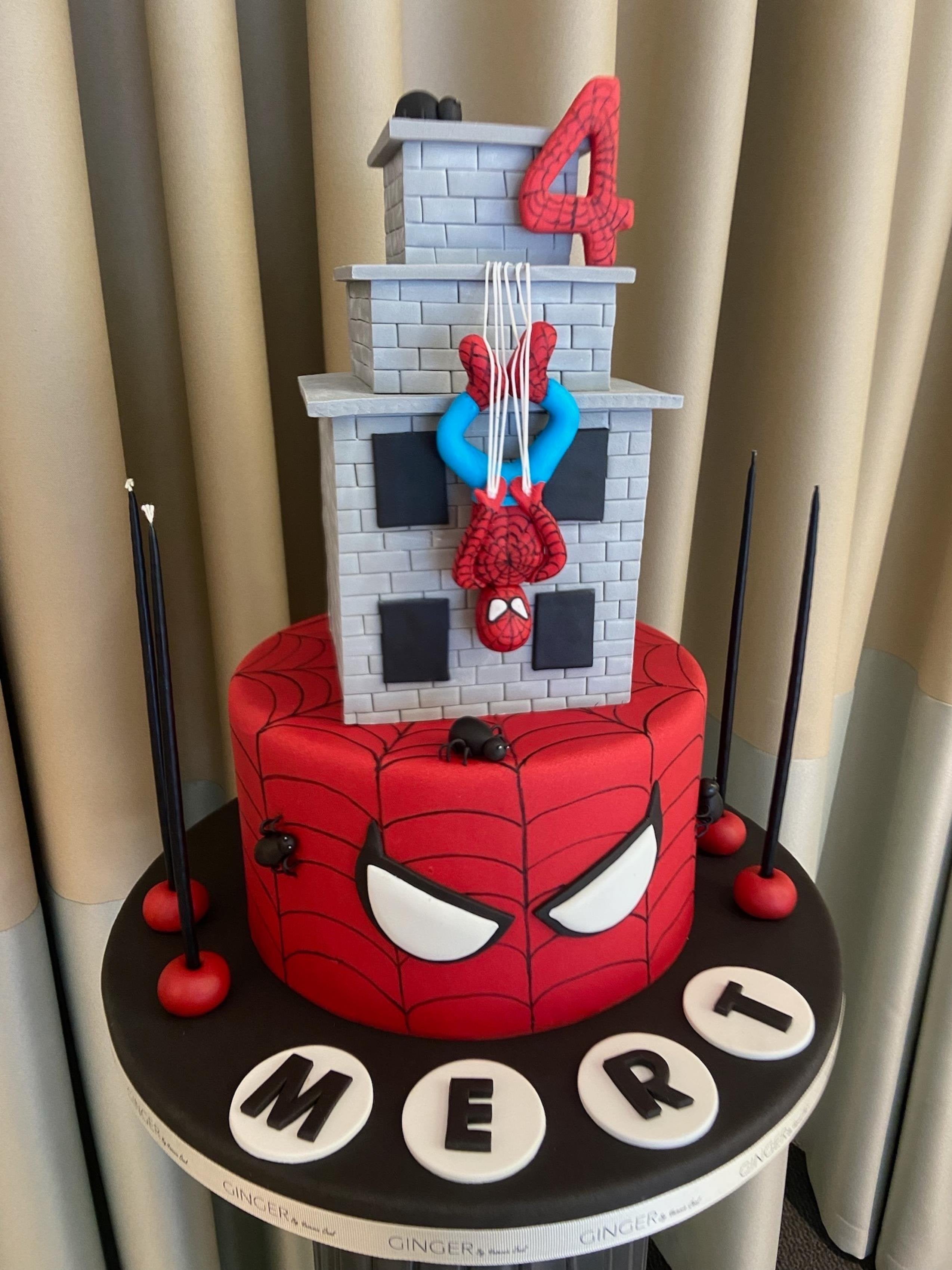 Spiderman Temalı  Katlı Maket & Seçilen İçerikte Pasta