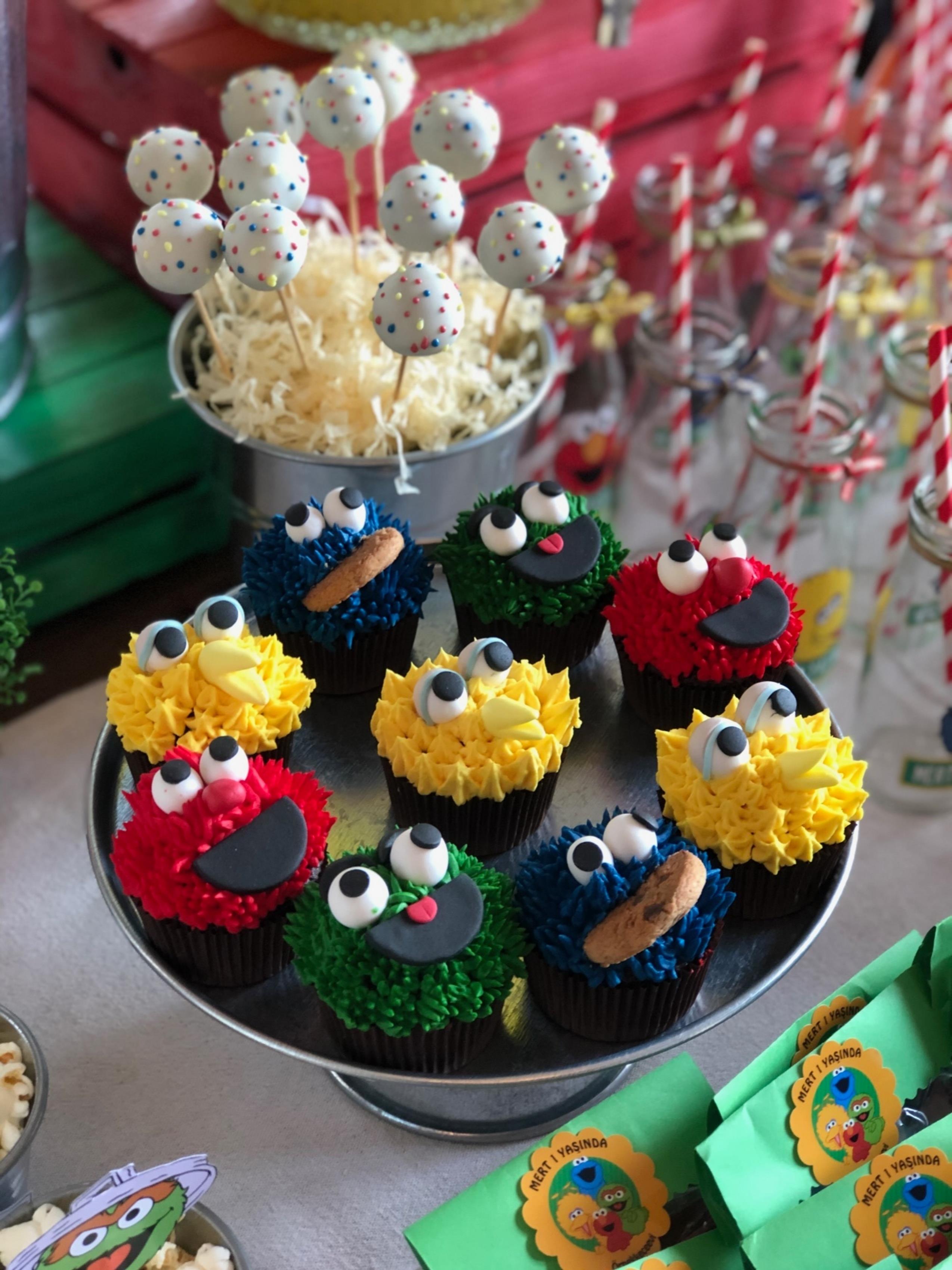 Susam Sokağı Temalı Cupcake
