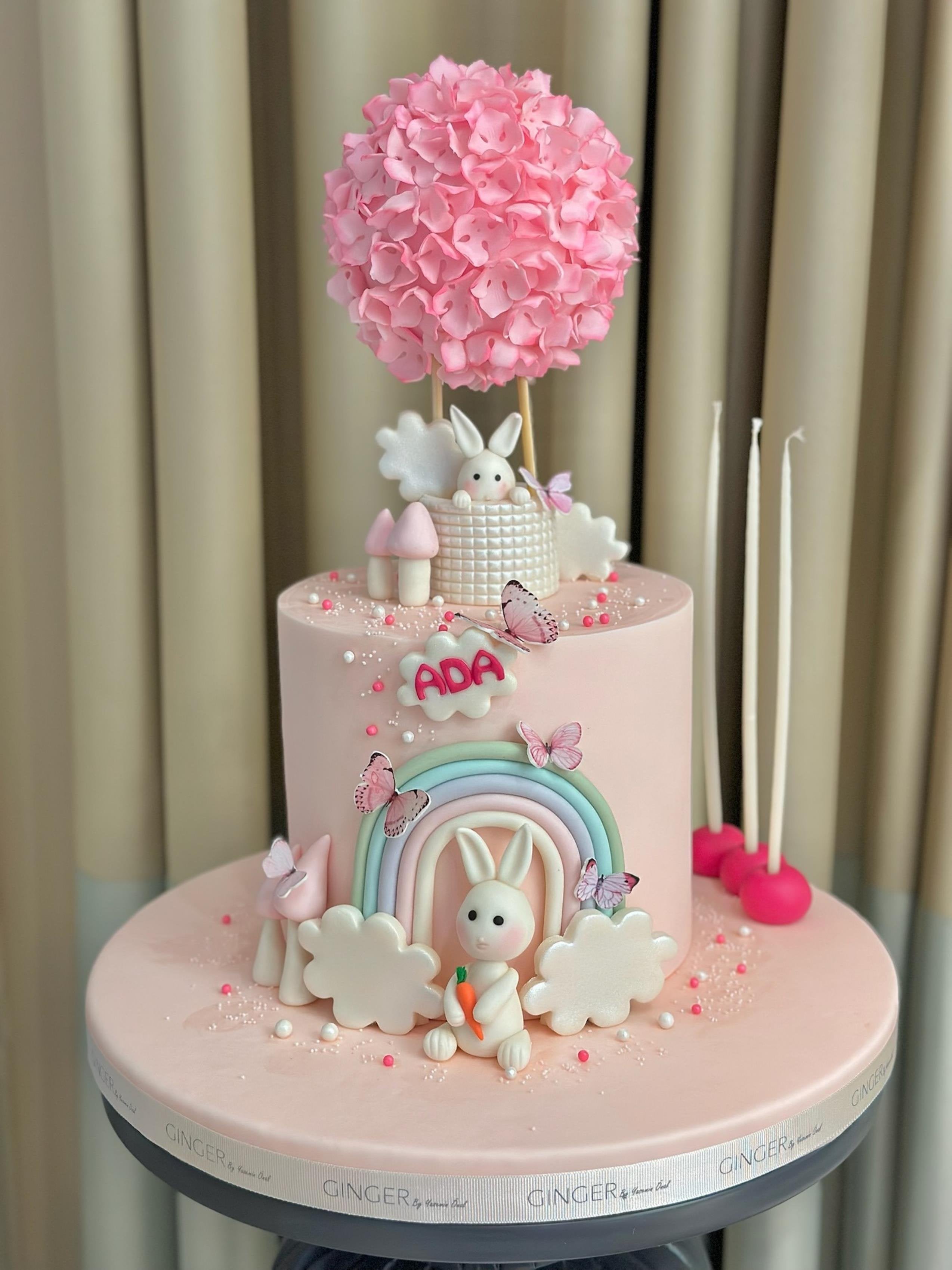 Tavşan Temalı Show Cake & Seçilen İçerikte Kesim Pastası