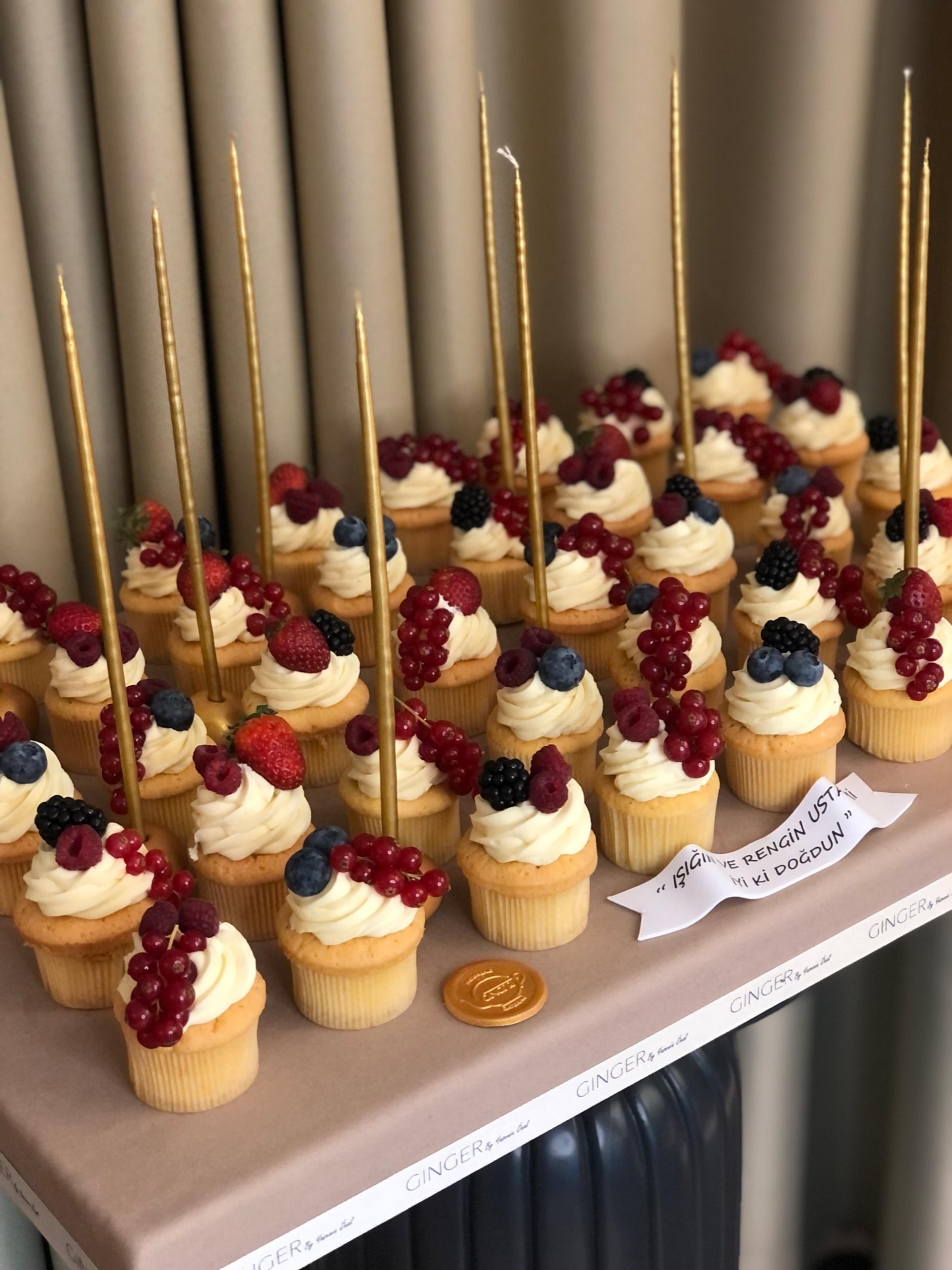 Taze Orman Meyveli Cupcake