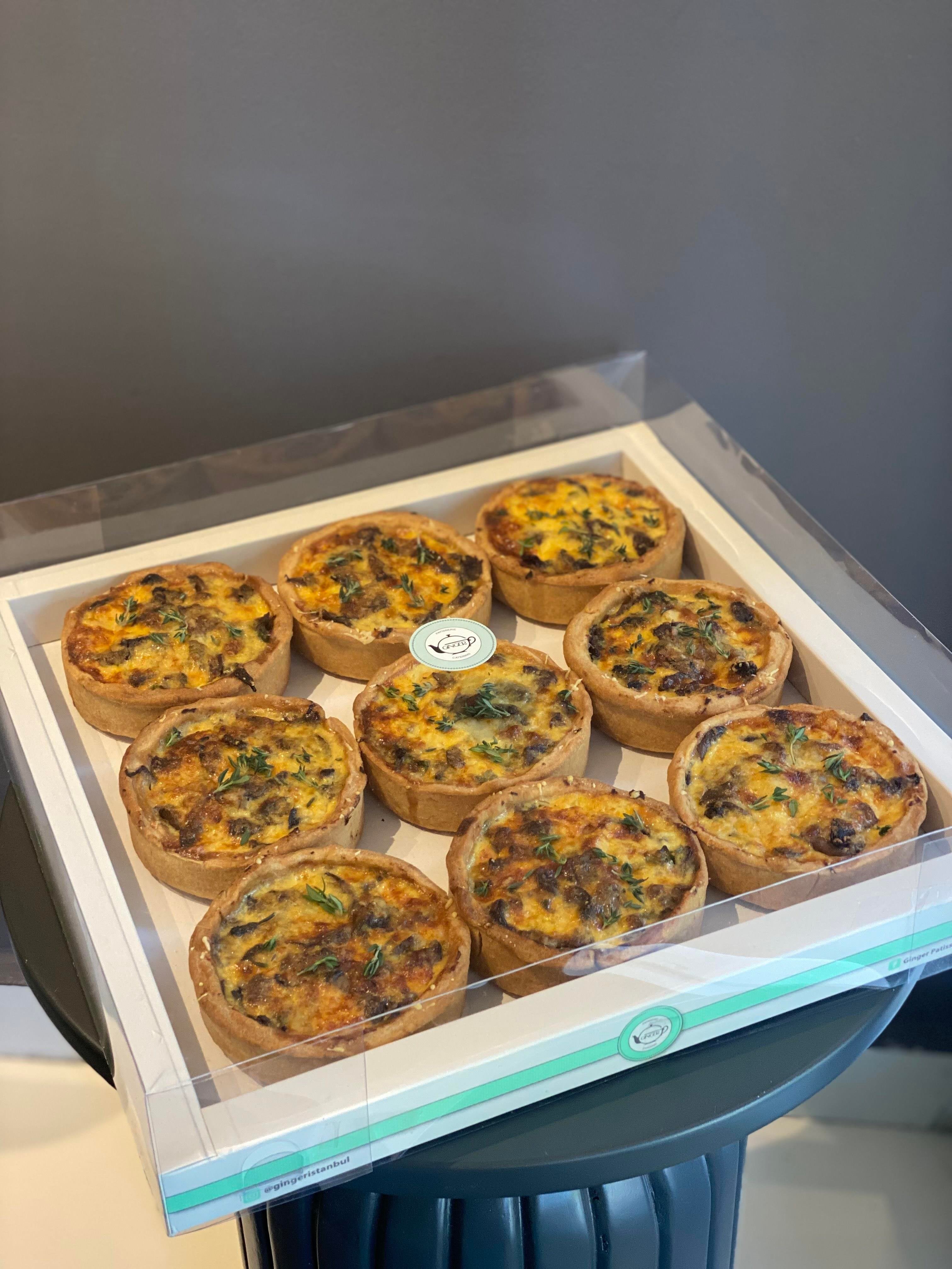 Tek Porsiyonluk Karışık Mantarlı Parmesanlı Quiche (9 adet)