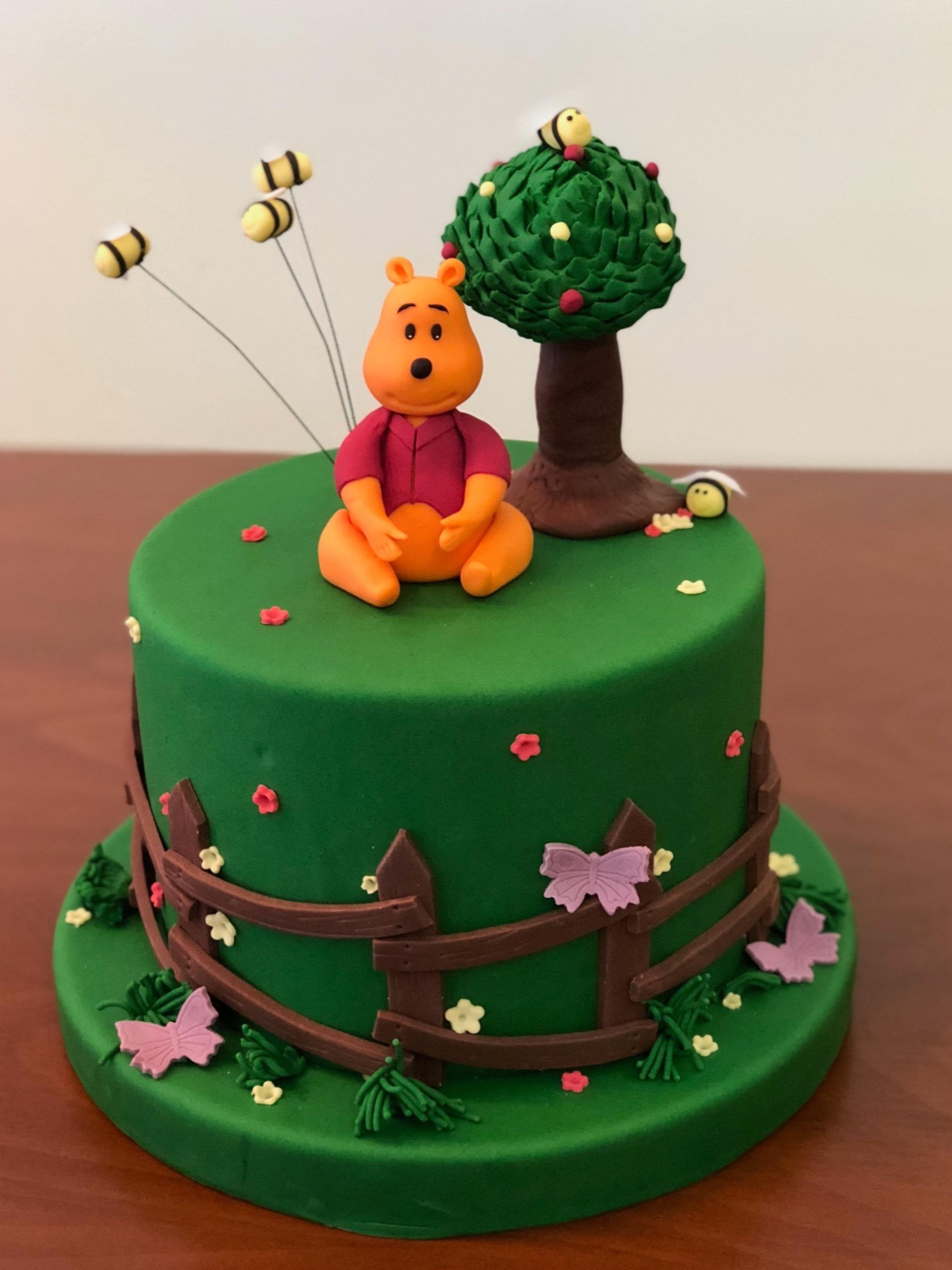 Winnie The Pooh Temalı Maket & Seçilen İçerikte Pasta