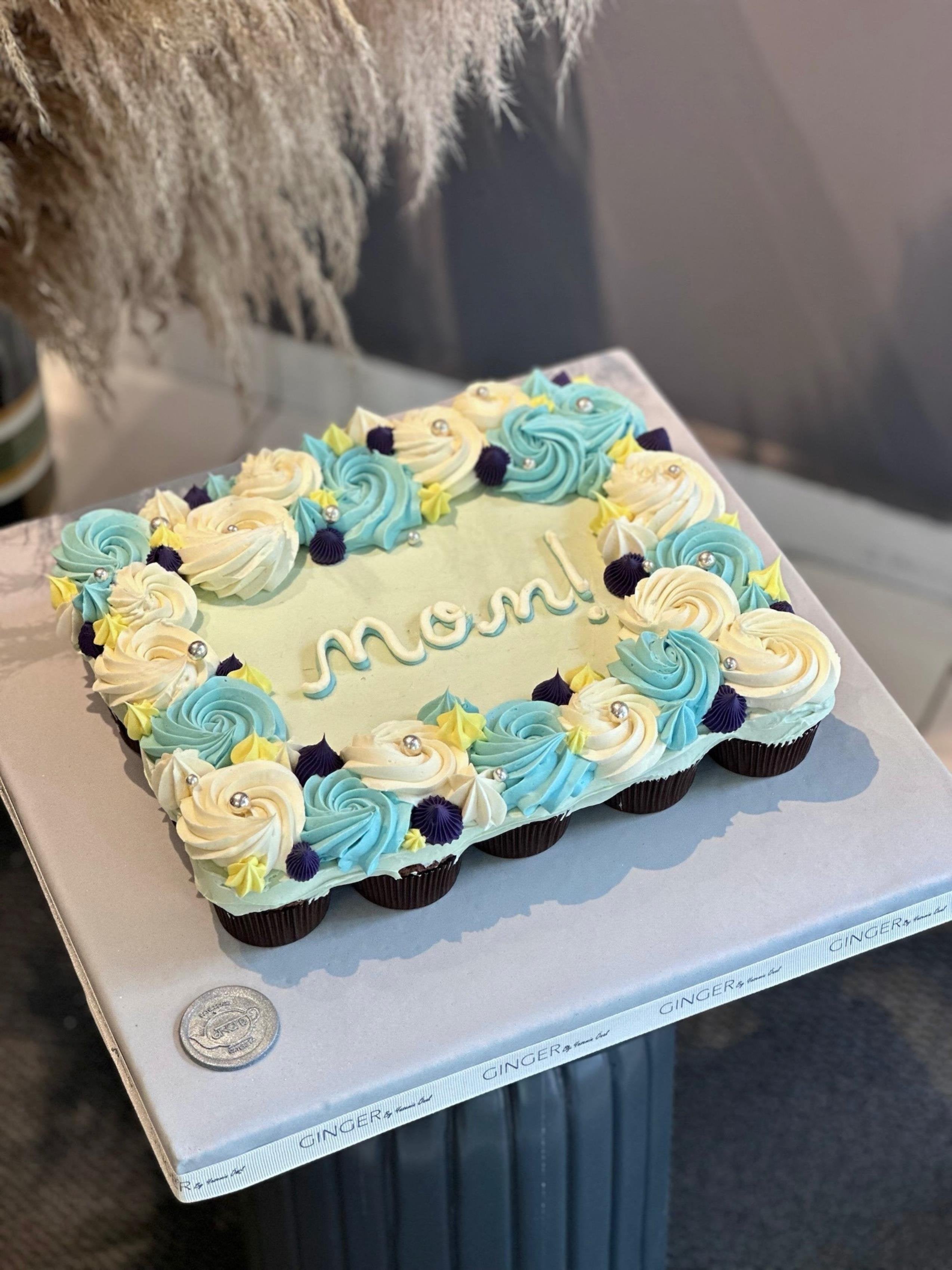 Yeşil Mavi Renklerde Cupcake Pasta